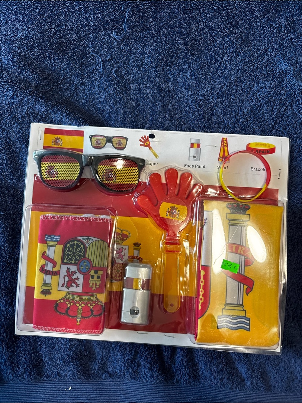 Spain Party Accessory Pack - Red & Yellow Fan Kit